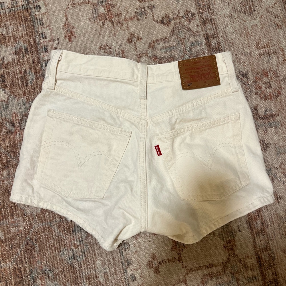 Women’s white Levi’s shorts